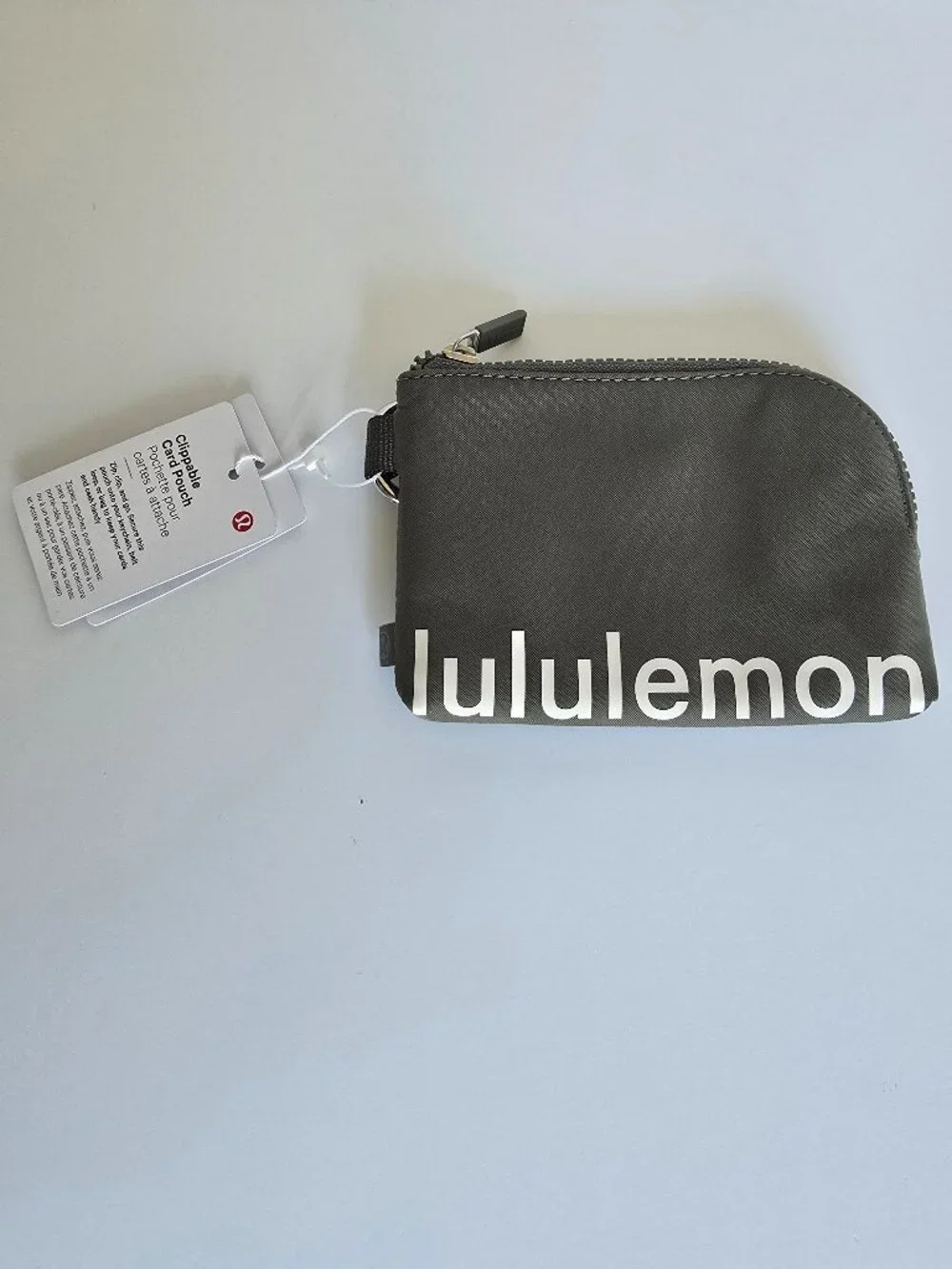 NWT Lululemon Clippable Card Pouch GRSG/WHTO